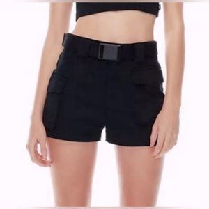 Aritzia TnA Cargo Shorts with Belt in Black